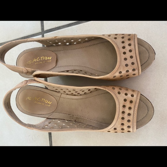 Size 10. - Picture 3 of 7